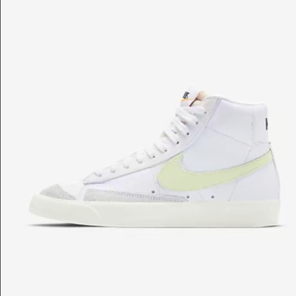 Womens Nike Mid Blazer ‘77